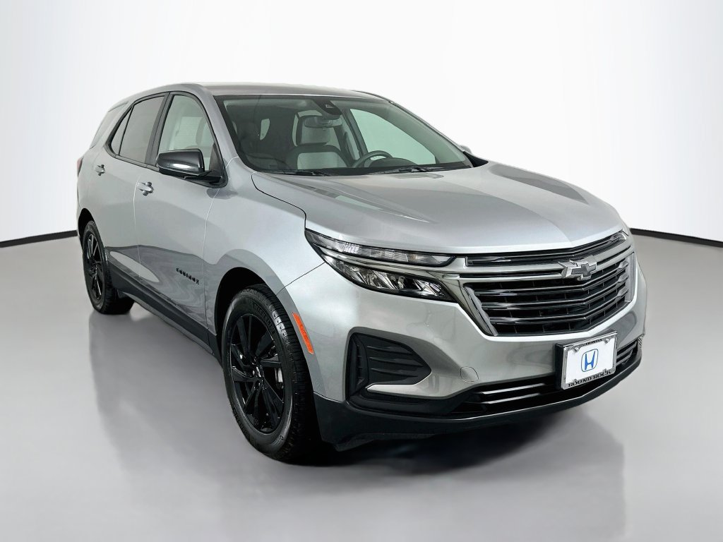 Used 2024 Chevrolet Equinox LS w/ LS Convenience Package FWD image 3