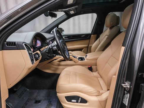 Used 2020 Porsche Cayenne image 20
