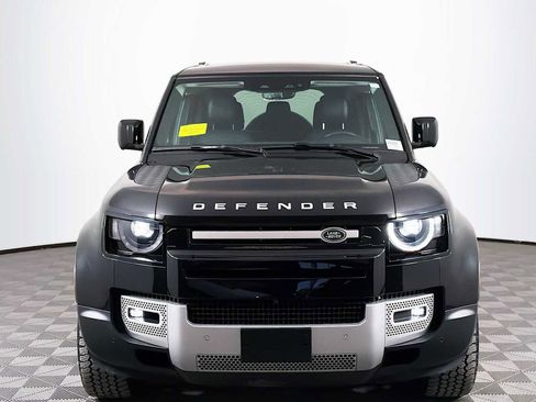 Used 2024 Land Rover Defender 110 S image 2