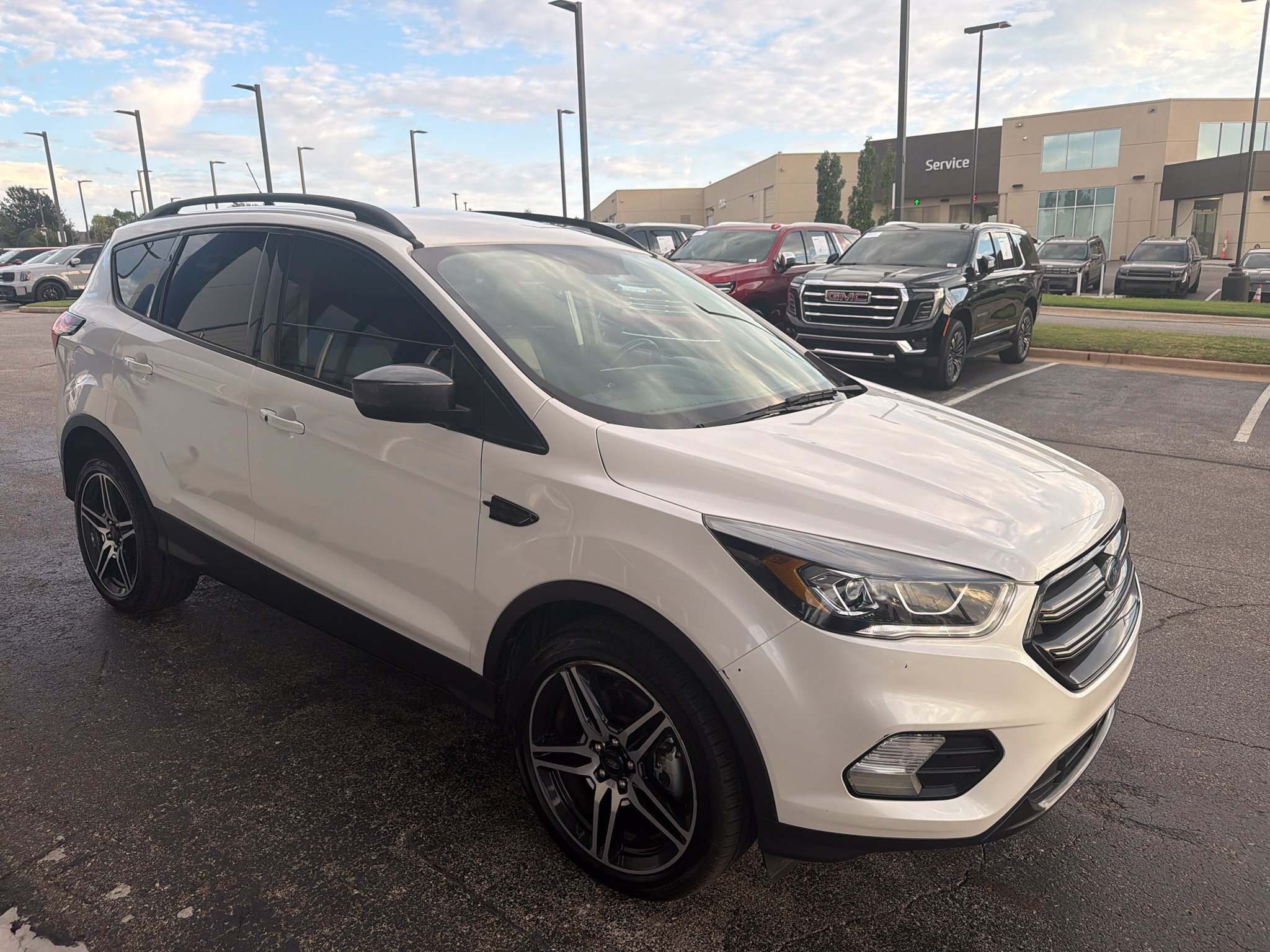 Used 2019 Ford Escape SEL AWD/4WD image 4