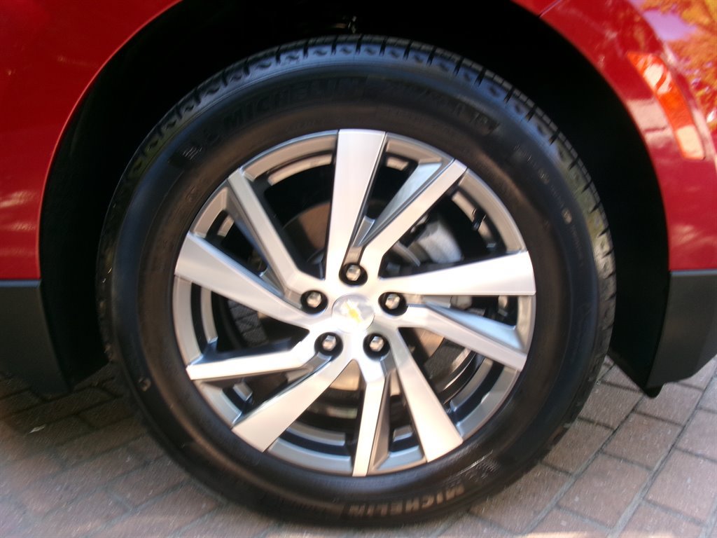 Used 2022 Chevrolet Equinox Premier FWD image 40