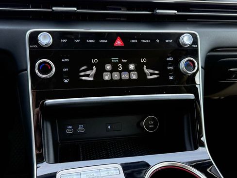 Used 2025 Genesis GV80 2.5T Standard image 17