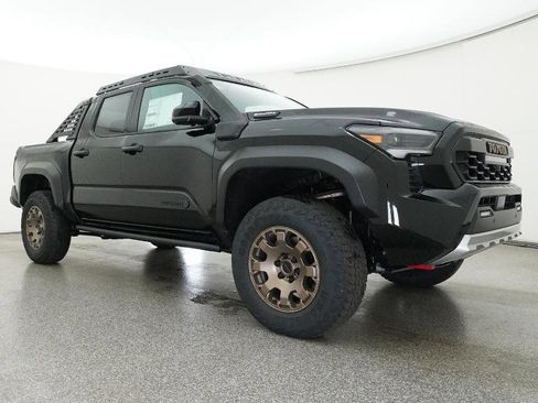 New 2025 Toyota Tacoma Trailhunter image 30