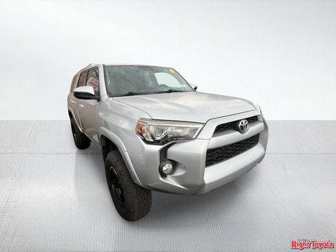 Certified 2016 Toyota 4Runner SR5 AWD/4WD image 5