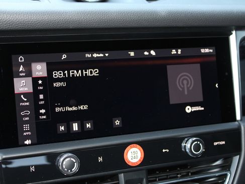 New 2025 Porsche Macan image 19