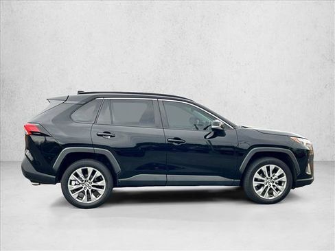 Certified 2023 Toyota RAV4 XLE Premium image 4