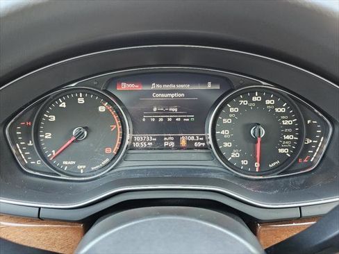 Used 2021 Audi A4 2.0T Premium w/ Convenience Package image 12