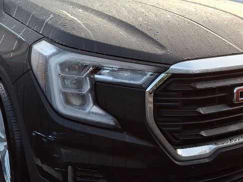 Used 2024 GMC Terrain SLE FWD image 7