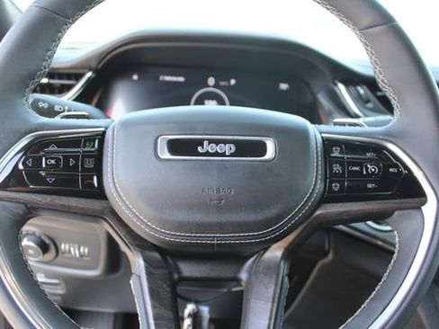 Used 2023 Jeep Grand Cherokee L Overland AWD/4WD image 15