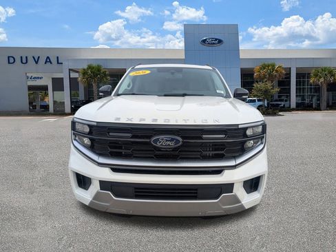 New 2026 Ford Expedition Max Platinum image 9