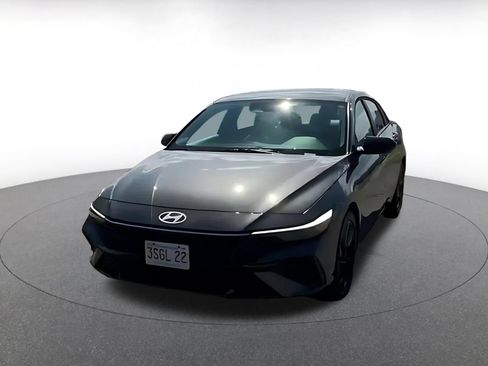 Used 2026 Hyundai Elantra Sport FWD image 6