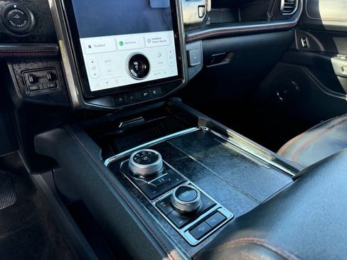 Used 2023 Ford Expedition Limited AWD/4WD image 17