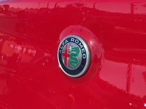 Used 2019 Alfa Romeo Stelvio image 30