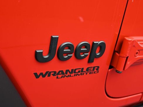Used 2022 Jeep Wrangler Unlimited Sport image 29