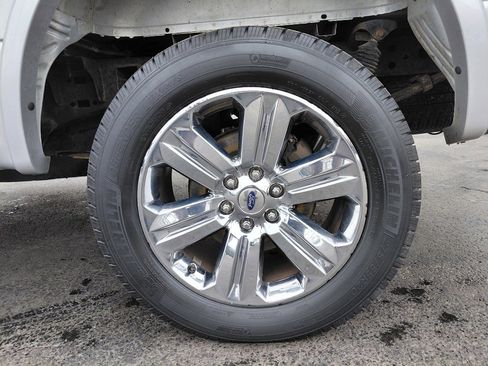 Used 2018 Ford F150 Lariat w/ Equipment Group 502A Luxury image 26