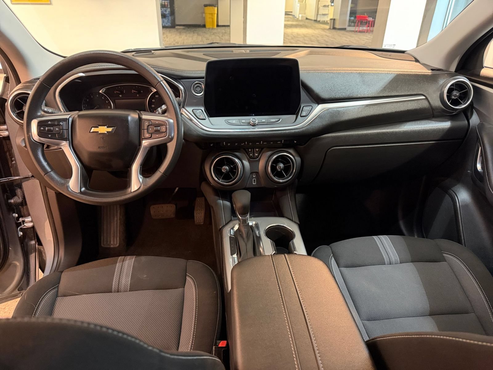 Used 2026 Chevrolet Blazer LT FWD image 33