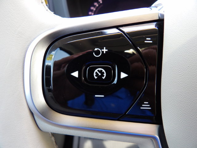 Certified 2024 Volvo XC60 B5 Plus w/ Climate Package AWD/4WD image 20