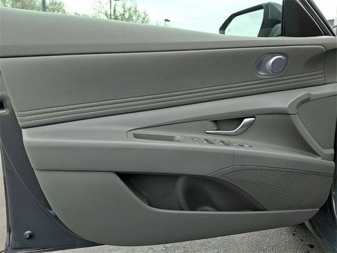 Used 2024 Hyundai Elantra SEL w/ Convenience Package image 12