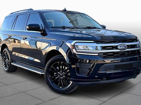 Certified 2022 Ford Expedition XLT image 2