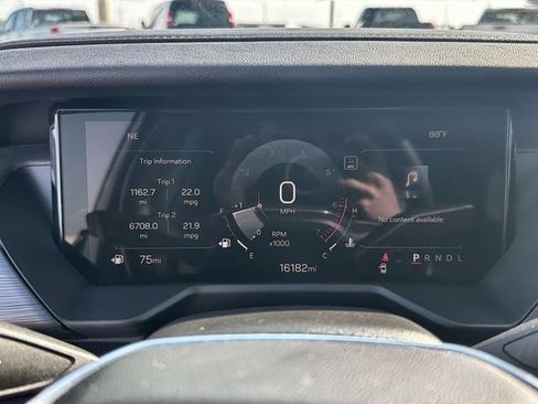Certified 2025 GMC Acadia Elevation FWD image 12