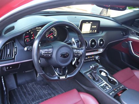 Used 2018 Kia Stinger GT1 RWD image 18