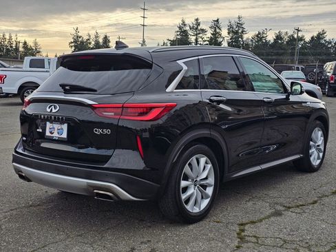 Used 2019 INFINITI QX50 Essential image 8