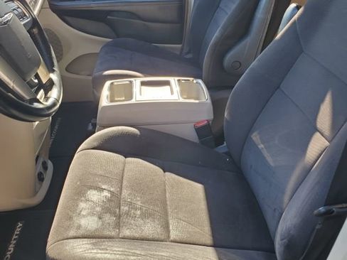 Used 2011 Chrysler Town & Country Touring FWD image 19