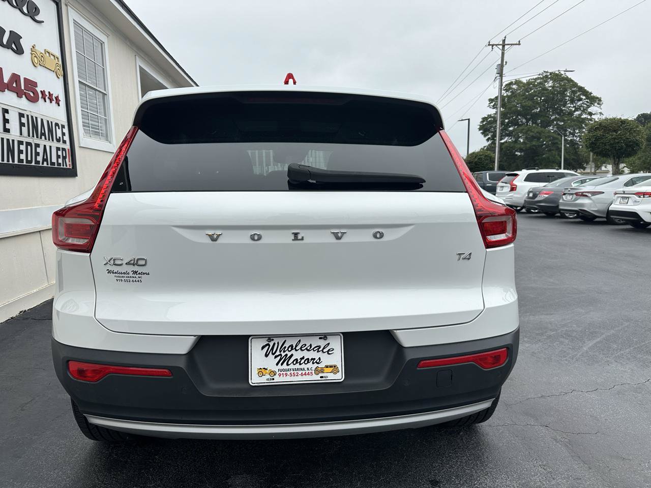 Used 2021 Volvo XC40 T4 Inscription FWD image 5
