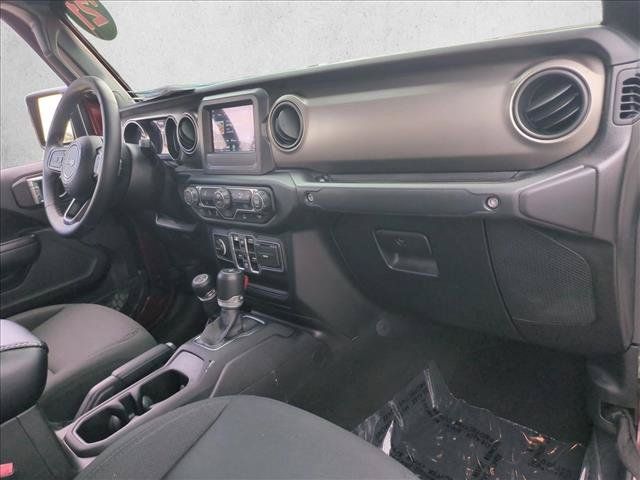 Used 2021 Jeep Gladiator Sport AWD/4WD image 22