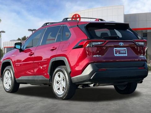Certified 2021 Toyota RAV4 LE w/ Carpet Mat Package (TMS) AWD/4WD image 7