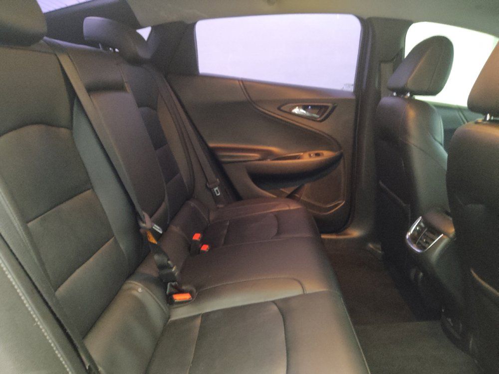 Used 2017 Chevrolet Malibu LT w/ Leather Package FWD image 19