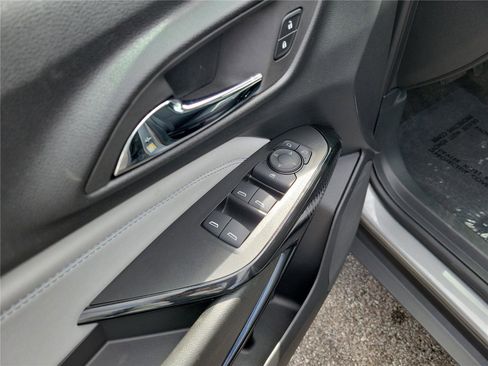 Used 2025 Chevrolet Trax LT w/ LT Convenience Package image 19