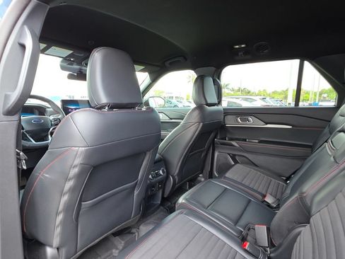 Used 2025 Ford Explorer ST-Line RWD image 25