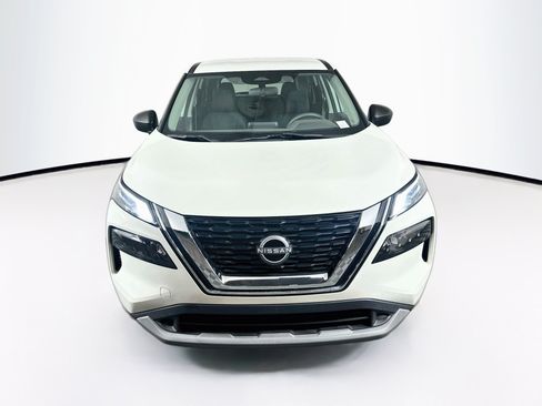 Used 2023 Nissan Rogue S FWD image 2