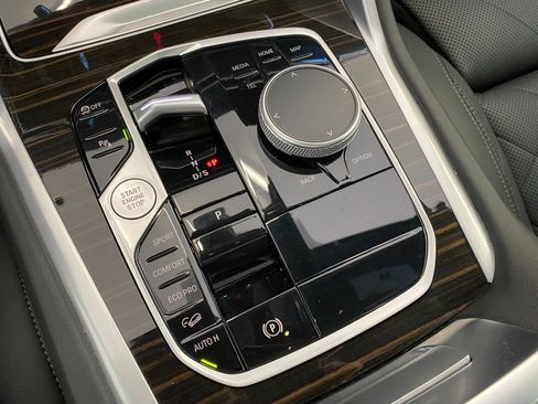 Certified 2025 BMW X6 xDrive40i image 19