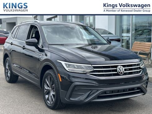 Certified 2023 Volkswagen Tiguan SE image 1