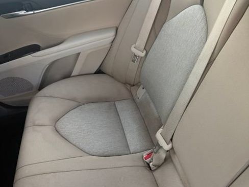 Used 2019 Toyota Camry LE FWD image 11