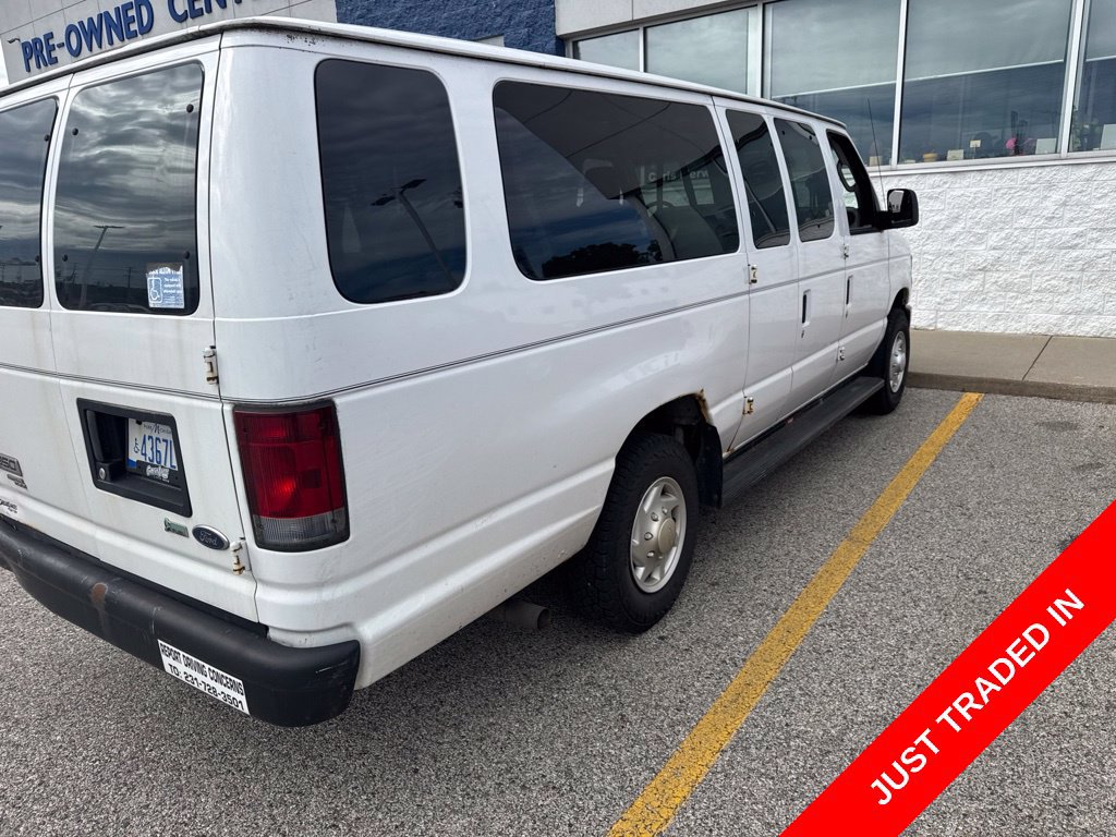 Used 2009 Ford E-350 and Econoline 350 XLT RWD image 4