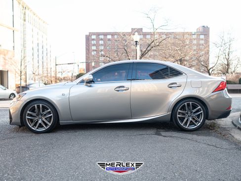 Used 2018 Lexus IS 300 F Sport image 4