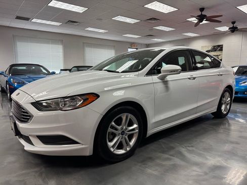 Used 2018 Ford Fusion SE FWD image 12