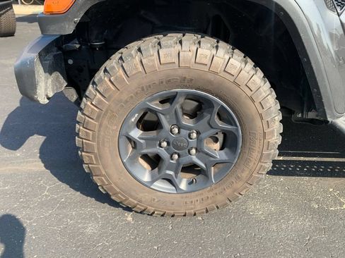 Used 2023 Jeep Gladiator Sport AWD/4WD image 20