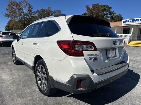 Used 2018 Subaru Outback 3.6R Touring w/ Popular Package #3 image 4