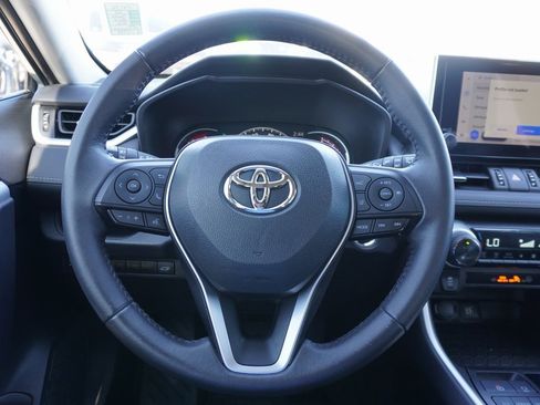 Used 2023 Toyota RAV4 XLE Premium image 10