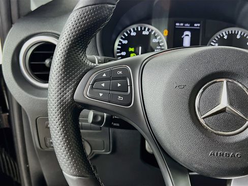 Used 2018 Mercedes-Benz Metris Passenger image 19