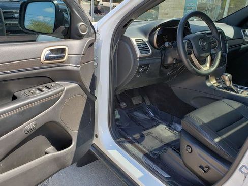 Used 2017 Jeep Grand Cherokee Limited w/ Luxury Group II AWD/4WD image 10