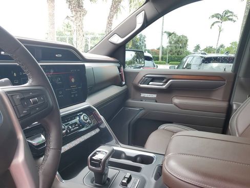 Certified 2025 GMC Sierra 1500 Denali w/ Denali Reserve Package AWD/4WD image 22