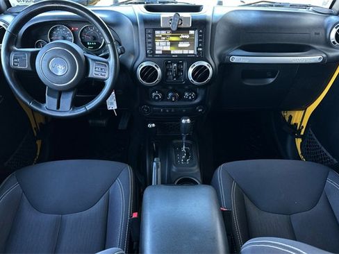 Used 2015 Jeep Wrangler Unlimited Sahara image 14