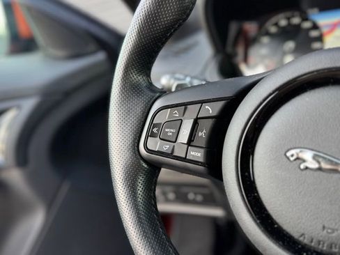 Used 2022 Jaguar F-TYPE R image 19