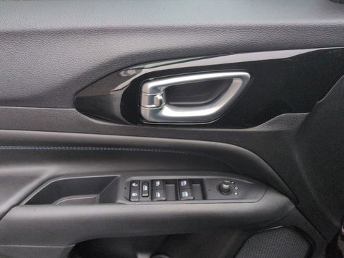 New 2026 Jeep Compass Latitude image 9