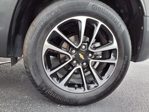 Used 2025 Chevrolet TrailBlazer LT AWD/4WD image 32